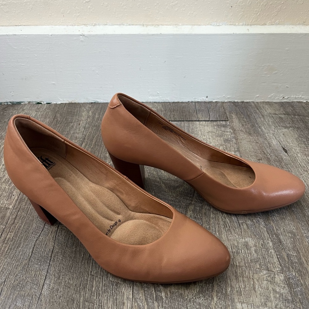 Sofft Tan Leather Heels - Picture 2 of 5